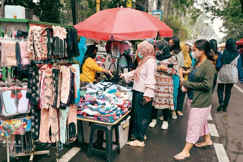 印度尼西亚雅加达拍摄的服装市场